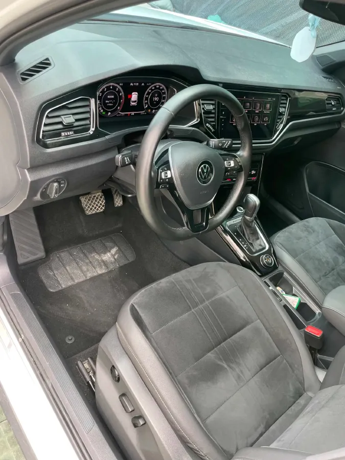 2021 Volkswagen T-Roc 1.4T 150HP L4 7DCT,autocango,china used car exporter,china ev exporter,chinese used car exporter,chinese used ev exporter