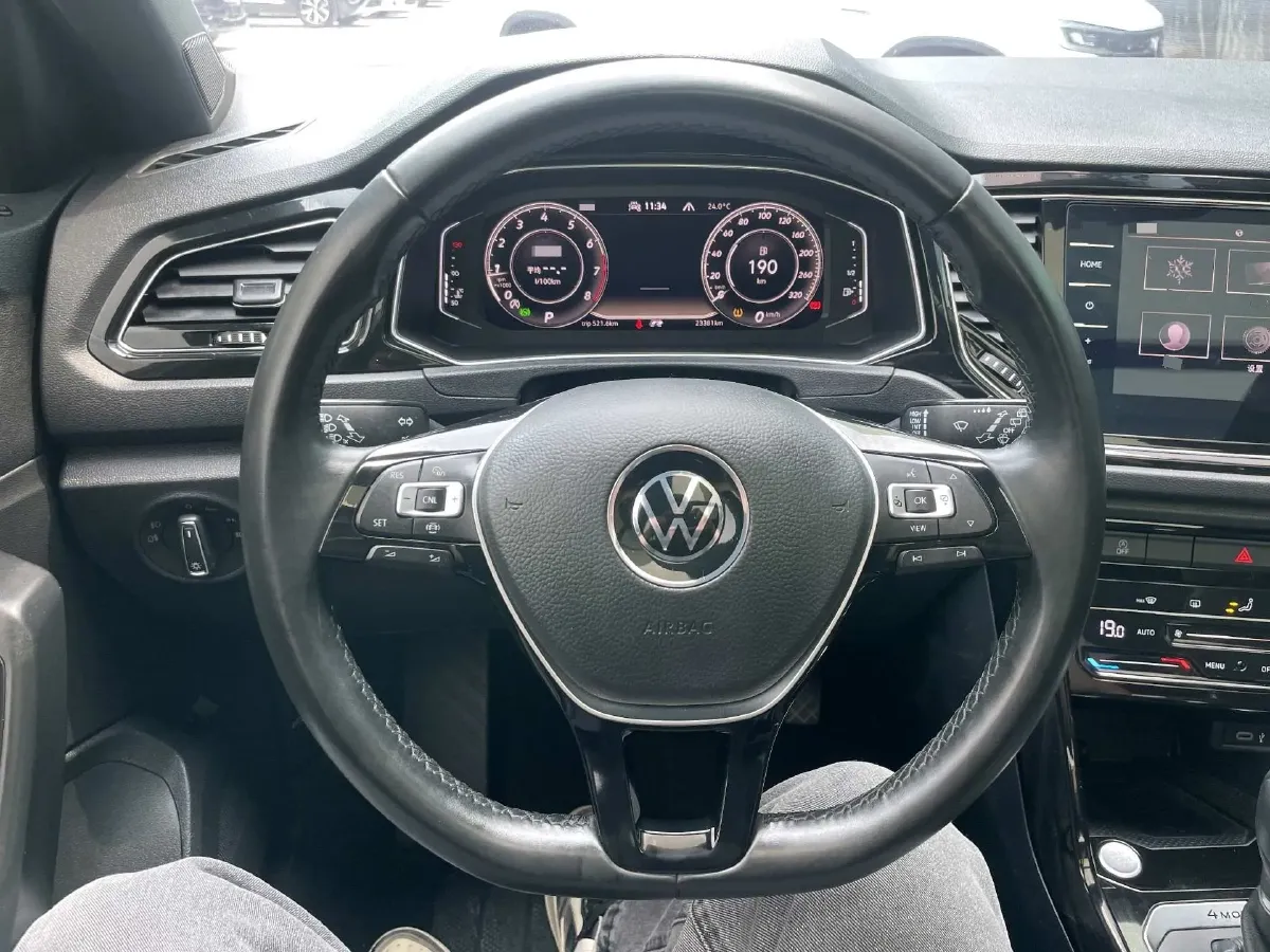 2021 Volkswagen T-Roc 1.4T 150HP L4 7DCT,autocango,china used car exporter,china ev exporter,chinese used car exporter,chinese used ev exporter
