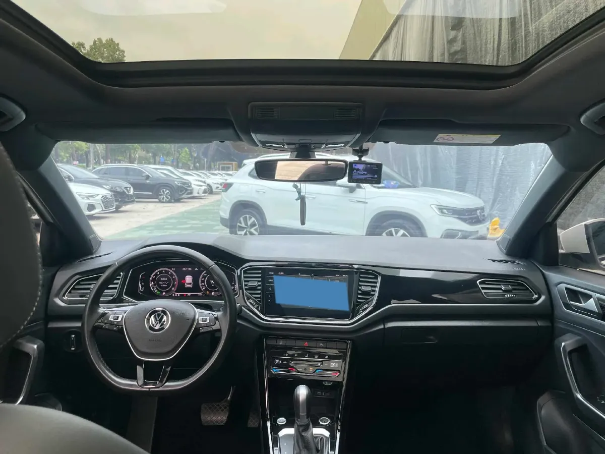 2021 Volkswagen T-Roc 1.4T 150HP L4 7DCT,autocango,china used car exporter,china ev exporter,chinese used car exporter,chinese used ev exporter