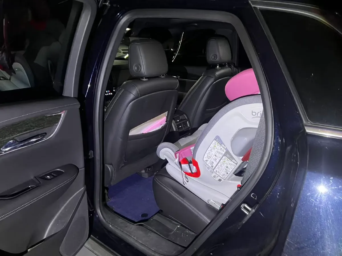 2020 Cadillac XT5 2.0T 241HP L4 9AT,autocango,china used car exporter,china ev exporter,chinese used car exporter,chinese used ev exporter