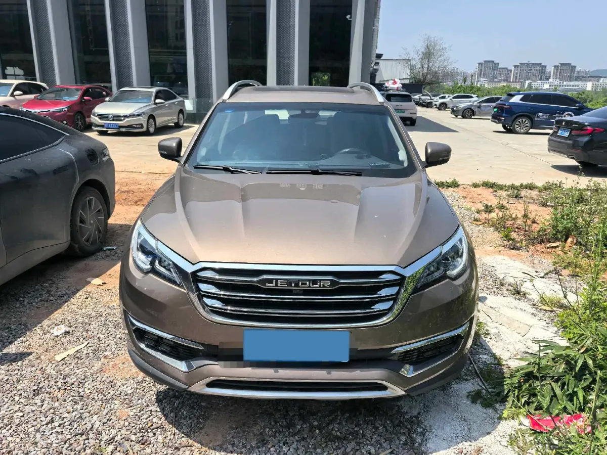 2018 Jetour X70 1.5T 147HP L4 5MT,autocango,china used car exporter,china ev exporter,chinese used car exporter,chinese used ev exporter