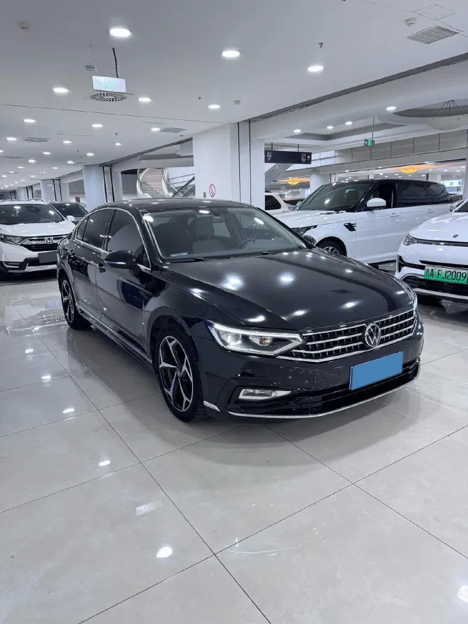 2023 Volkswagen Magotan 2.0T 186HP L4 7DCT,autocango,china used car exporter,china ev exporter,chinese used car exporter,chinese used ev exporter