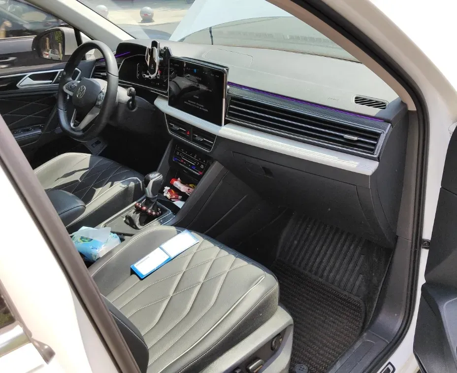 2024 Volkswagen Tiguan L 2.0T 186HP L4 7DCT,autocango,china used car exporter,china ev exporter,chinese used car exporter,chinese used ev exporter