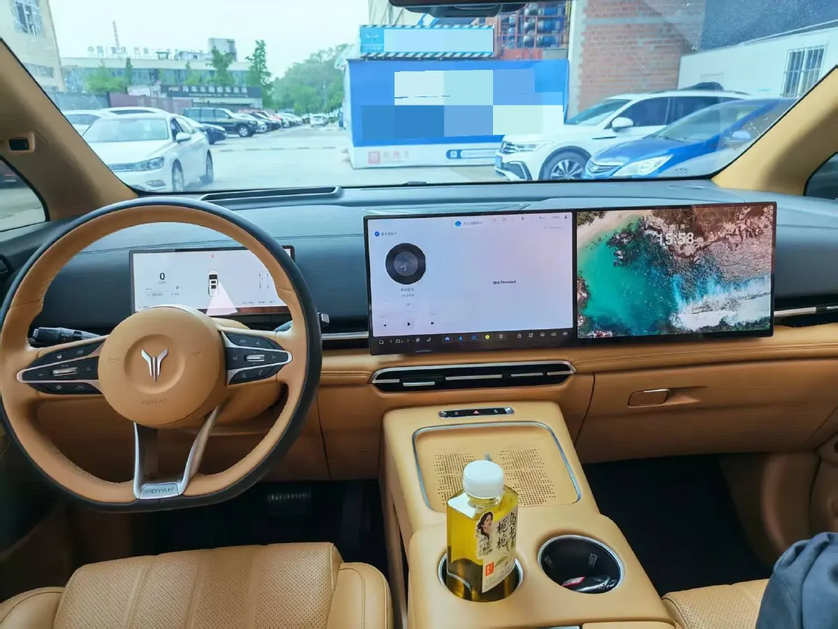 2025 Voyah Dream 1.5T 150HP L4 PHEV 41.7KWH,autocango,china used car exporter,china ev exporter,chinese used car exporter,chinese used ev exporter