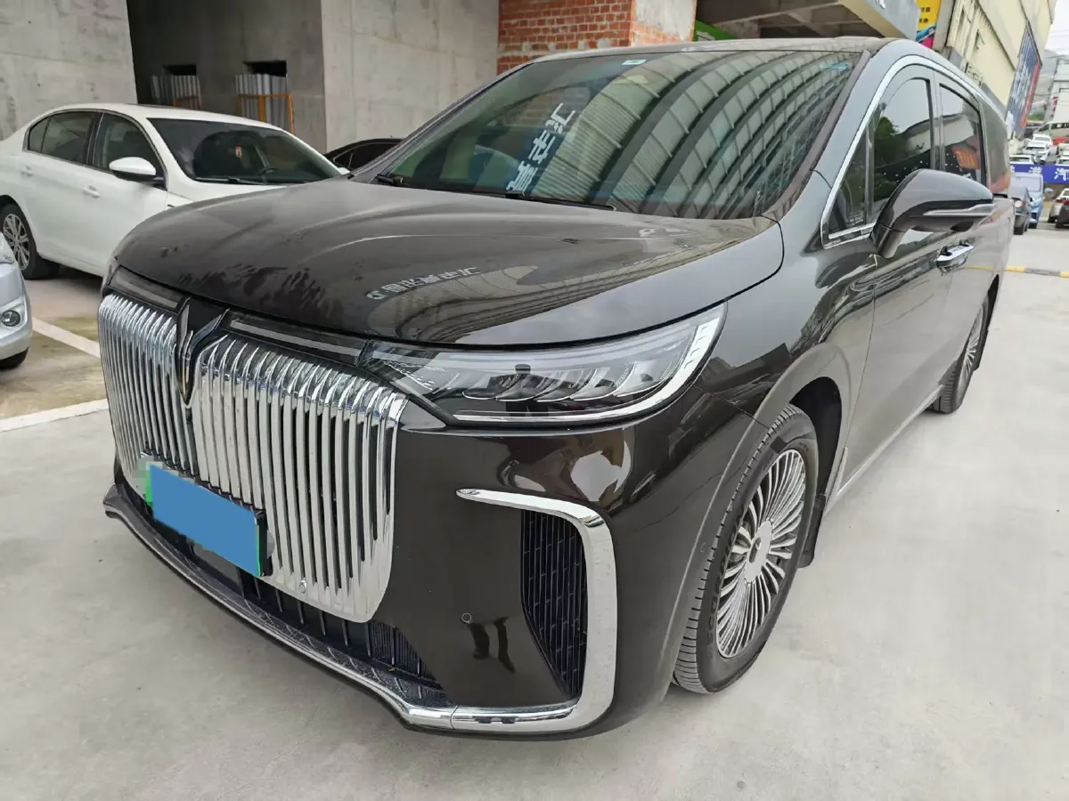 2025 Voyah Dream 1.5T 150HP L4 PHEV 41.7KWH,autocango,china used car exporter,china ev exporter,chinese used car exporter,chinese used ev exporter