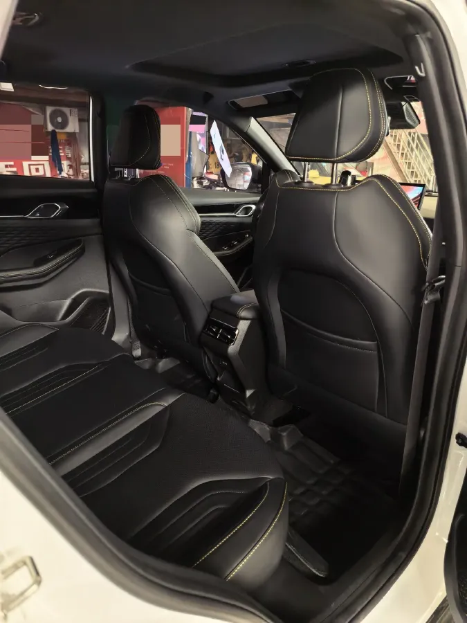 2025 Geely Coolray 1.5T 181HP L4 7DCT,autocango,china used car exporter,china ev exporter,chinese used car exporter,chinese used ev exporter