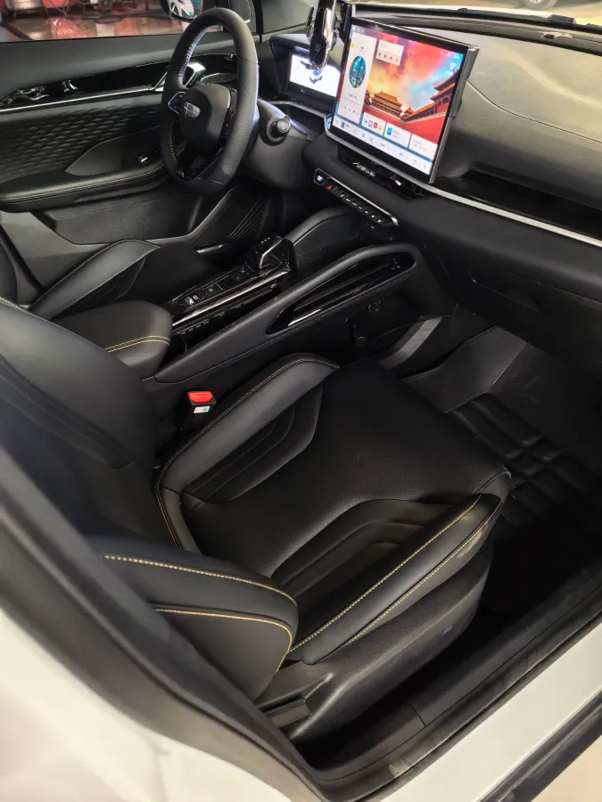 2025 Geely Coolray 1.5T 181HP L4 7DCT,autocango,china used car exporter,china ev exporter,chinese used car exporter,chinese used ev exporter