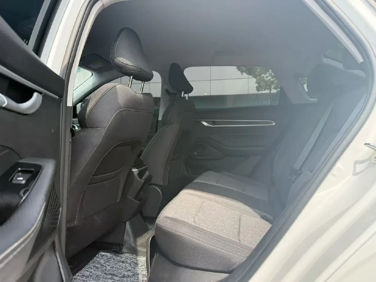 2026 Geely Emgrand 1.5L 120HP L4 5MT,autocango,china used car exporter,china ev exporter,chinese used car exporter,chinese used ev exporter