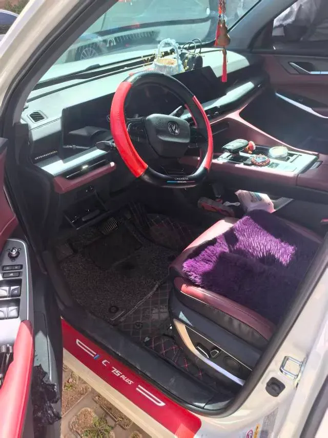 2022 ChangAn CS75 Plus 1.5T 178HP L4 6AT,autocango,china used car exporter,china ev exporter,chinese used car exporter,chinese used ev exporter