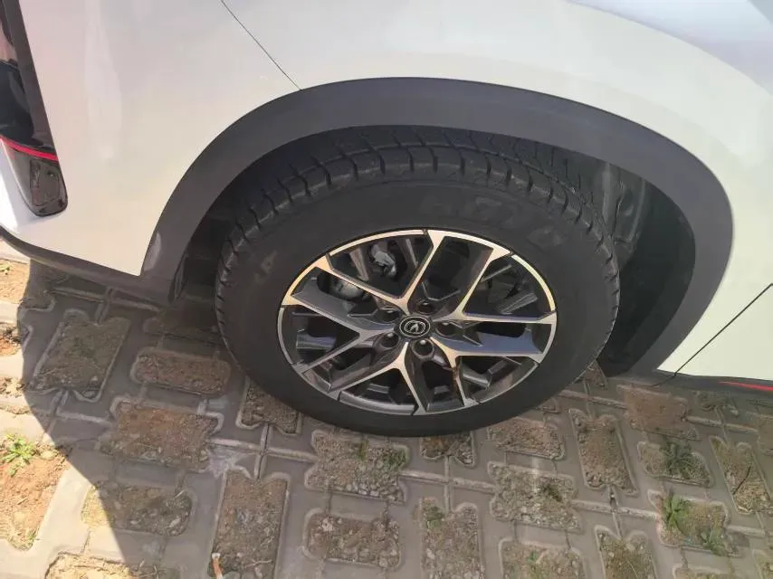 2022 ChangAn CS75 Plus 1.5T 178HP L4 6AT,autocango,china used car exporter,china ev exporter,chinese used car exporter,chinese used ev exporter