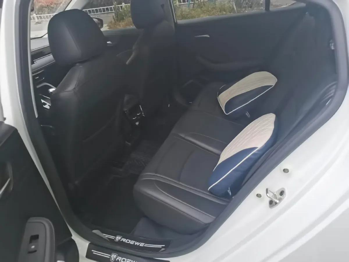 2023 Roewe i5 1.5L 129HP L4 CVT,autocango,china used car exporter,china ev exporter,chinese used car exporter,chinese used ev exporter