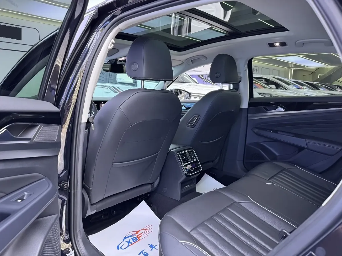 2023 Volkswagen Passat 2.0T 186HP L4 7DCT,autocango,china used car exporter,china ev exporter,chinese used car exporter,chinese used ev exporter