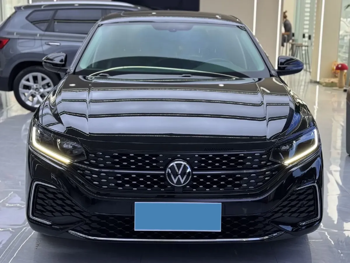2023 Volkswagen Passat 2.0T 186HP L4 7DCT,autocango,china used car exporter,china ev exporter,chinese used car exporter,chinese used ev exporter
