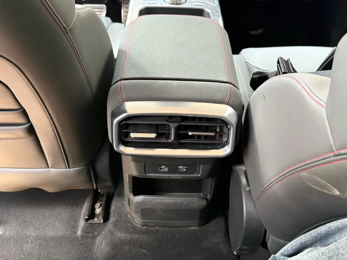 2023 Jetour Traveller 2.0T 254HP L4 8AT,autocango,china used car exporter,china ev exporter,chinese used car exporter,chinese used ev exporter