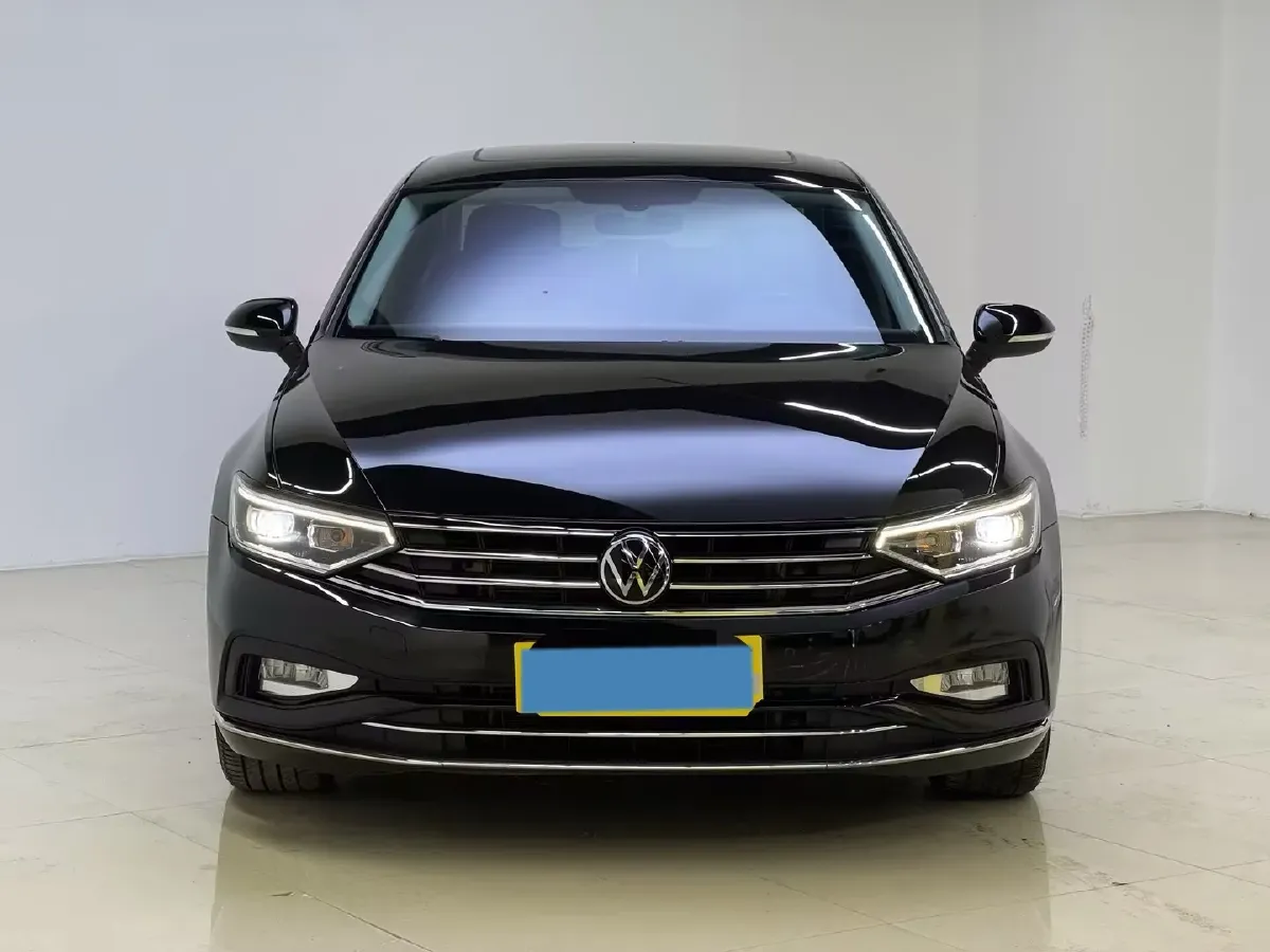 2020 Volkswagen Magotan 2.0T 186HP L4 7DCT,autocango,china used car exporter,china ev exporter,chinese used car exporter,chinese used ev exporter