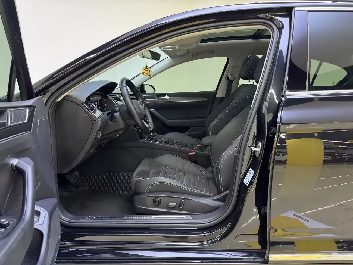 2020 Volkswagen Magotan 2.0T 186HP L4 7DCT,autocango,china used car exporter,china ev exporter,chinese used car exporter,chinese used ev exporter