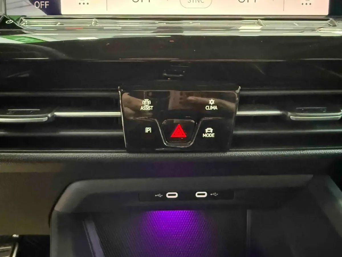 2023 Volkswagen Golf 1.4T 150HP L4 7DCT,autocango,china used car exporter,china ev exporter,chinese used car exporter,chinese used ev exporter