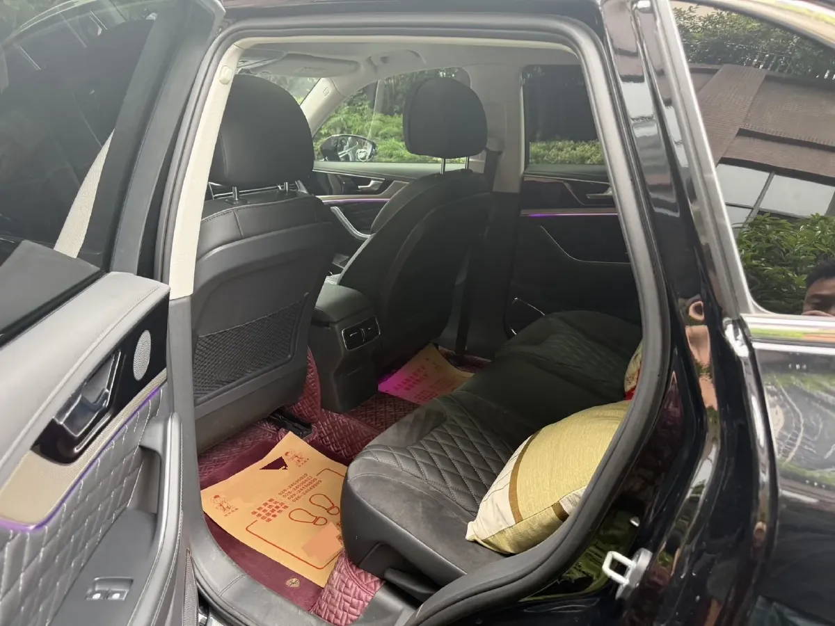 2019 HongQi HS5 2.0T 224HP L4 6AT,autocango,china used car exporter,china ev exporter,chinese used car exporter,chinese used ev exporter