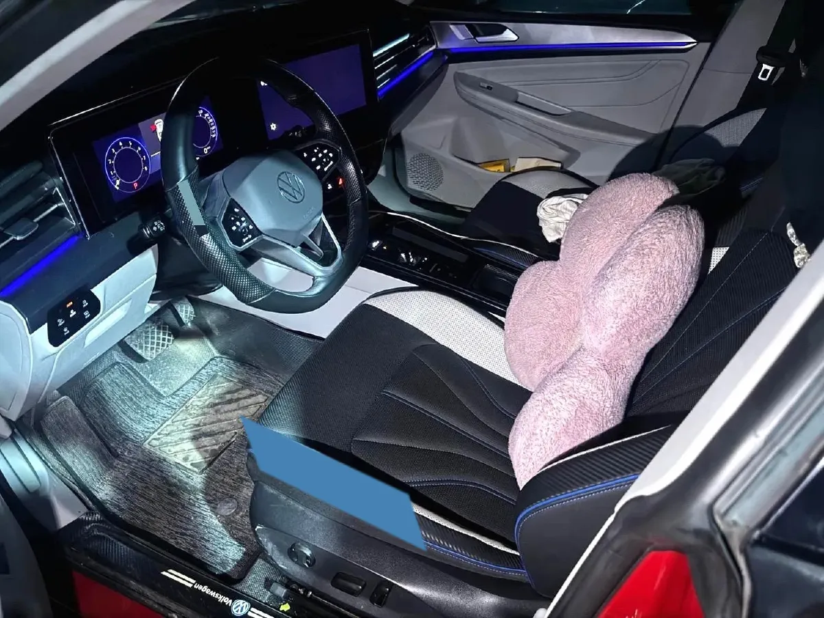 2022 Skoda Superb 2.0T 186HP L4 7DCT,autocango,china used car exporter,china ev exporter,chinese used car exporter,chinese used ev exporter