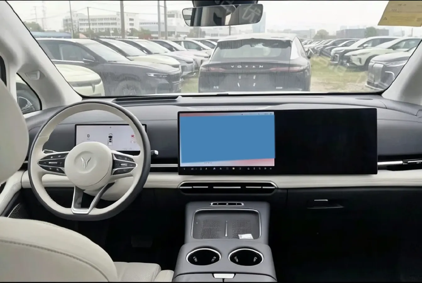 2025 Voyah Dream 1.5T 150HP L4 PHEV 41.7KWH,autocango,china used car exporter,china ev exporter,chinese used car exporter,chinese used ev exporter