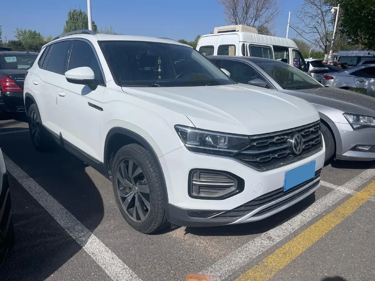 2019 MINI CLUBMAN 1.5T 102HP L3 6AT,autocango,china used car exporter,china ev exporter,chinese used car exporter,chinese used ev exporter