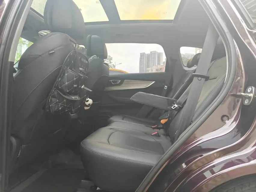 2022 Chery Tiggo 8 Plus 1.6T 197HP L4 7DCT,autocango,china used car exporter,china ev exporter,chinese used car exporter,chinese used ev exporter