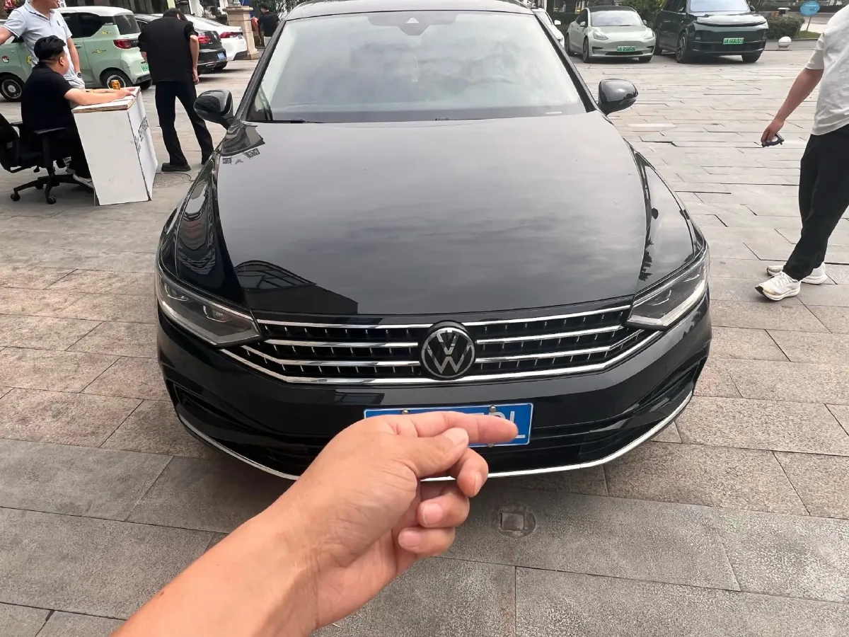 2026 Volkswagen Magotan 2.0T 220HP L4 7DCT,autocango,china used car exporter,china ev exporter,chinese used car exporter,chinese used ev exporter
