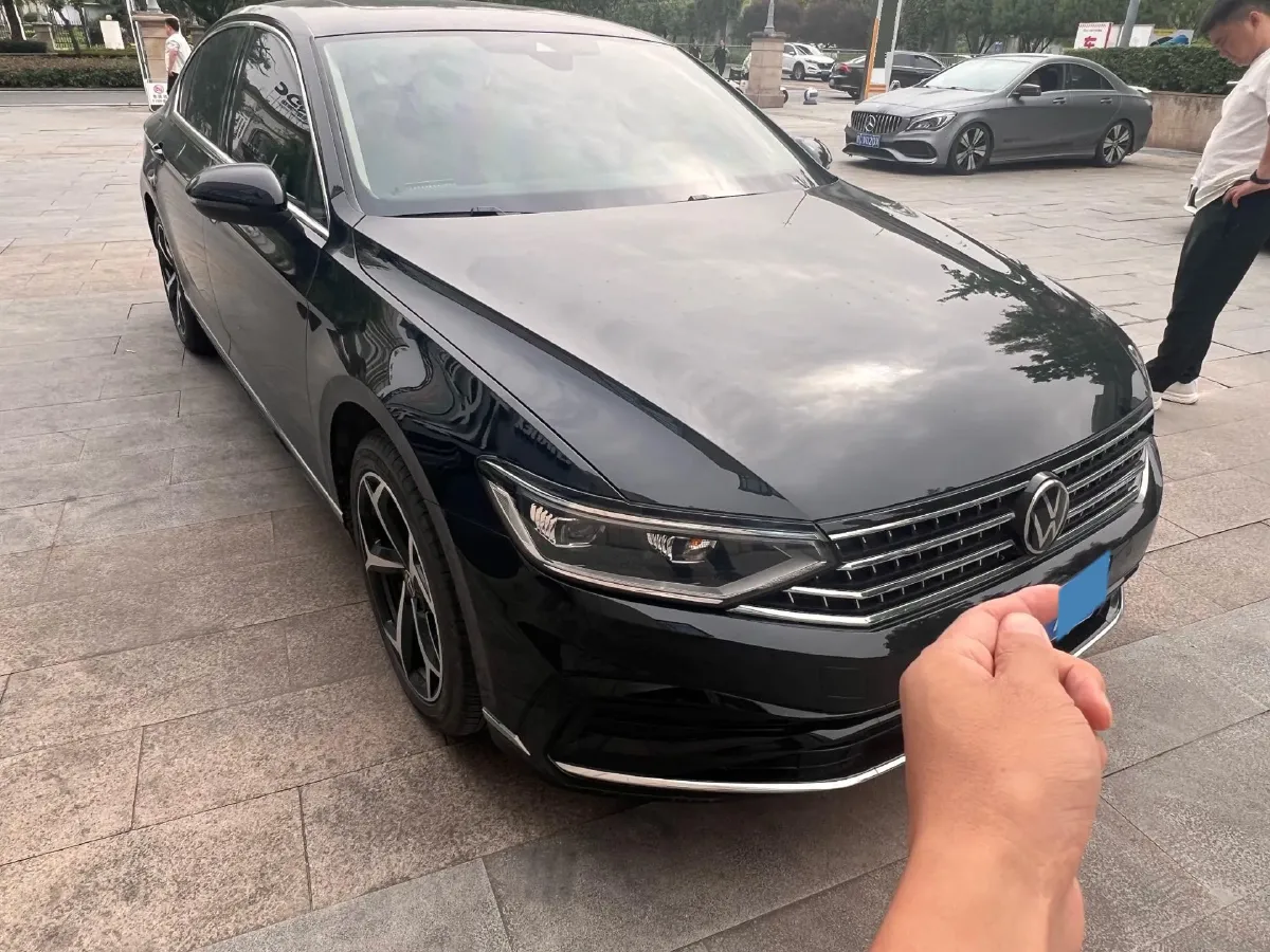 2026 Volkswagen Magotan 2.0T 220HP L4 7DCT,autocango,china used car exporter,china ev exporter,chinese used car exporter,chinese used ev exporter