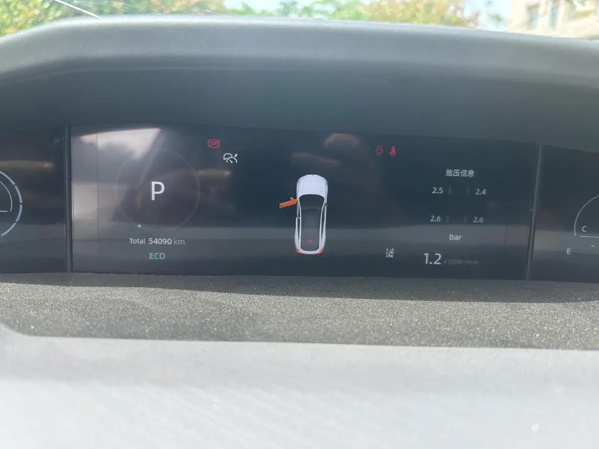 2022 ChangAn UNI-V 1.5T 188HP L4 7DCT,autocango,china used car exporter,china ev exporter,chinese used car exporter,chinese used ev exporter