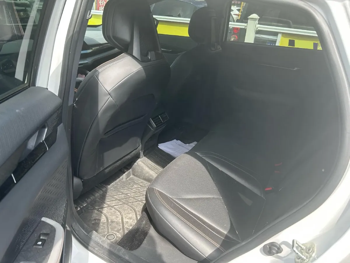 2022 ChangAn UNI-V 1.5T 188HP L4 7DCT,autocango,china used car exporter,china ev exporter,chinese used car exporter,chinese used ev exporter