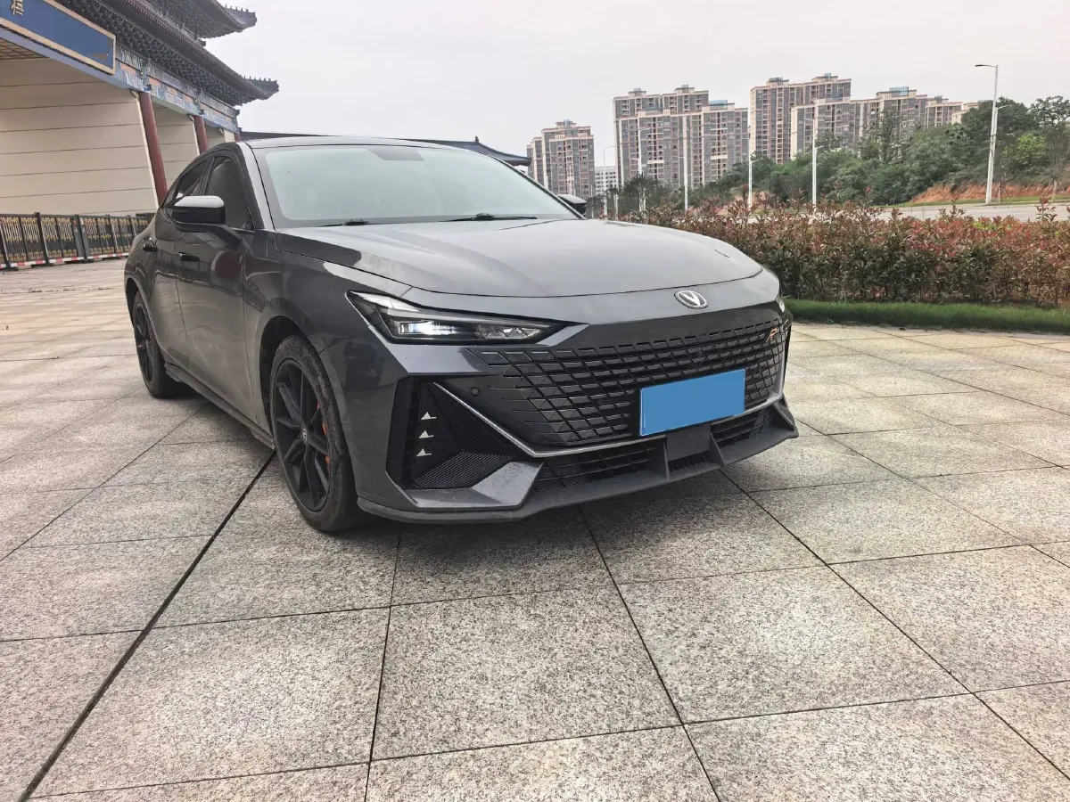 2022 ChangAn UNI-V 1.5T 188HP L4 7DCT,autocango,china used car exporter,china ev exporter,chinese used car exporter,chinese used ev exporter