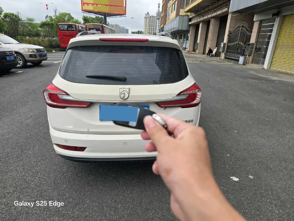 2017 BaoJun 310W 1.5L 112HP L4 6MT,autocango,china used car exporter,china ev exporter,chinese used car exporter,chinese used ev exporter