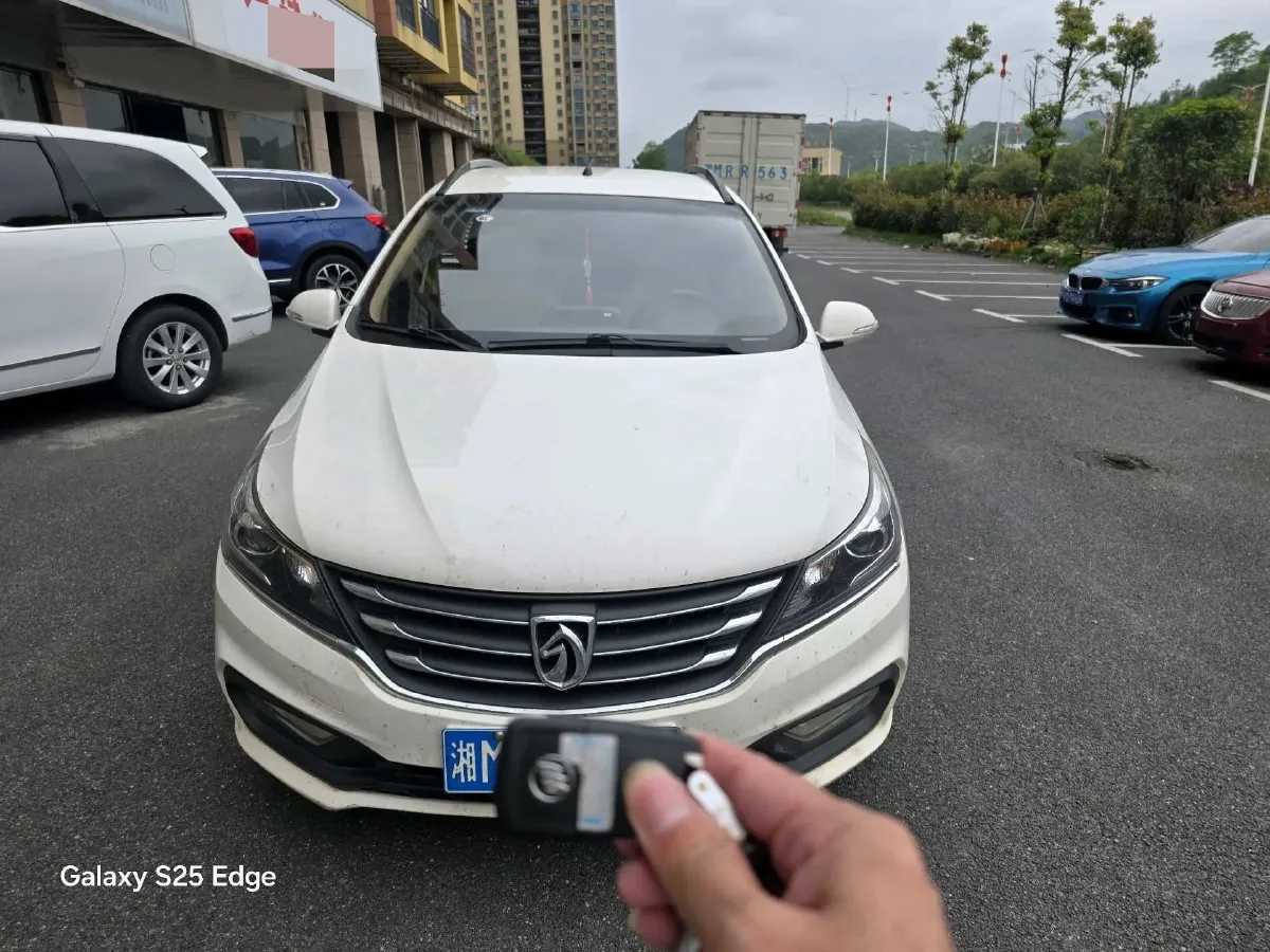 2017 BaoJun 310W 1.5L 112HP L4 6MT,autocango,china used car exporter,china ev exporter,chinese used car exporter,chinese used ev exporter