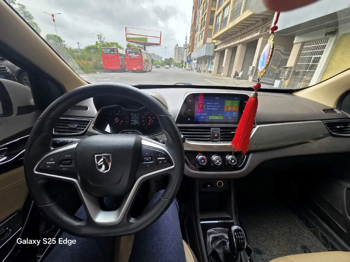 2017 BaoJun 310W 1.5L 112HP L4 6MT,autocango,china used car exporter,china ev exporter,chinese used car exporter,chinese used ev exporter