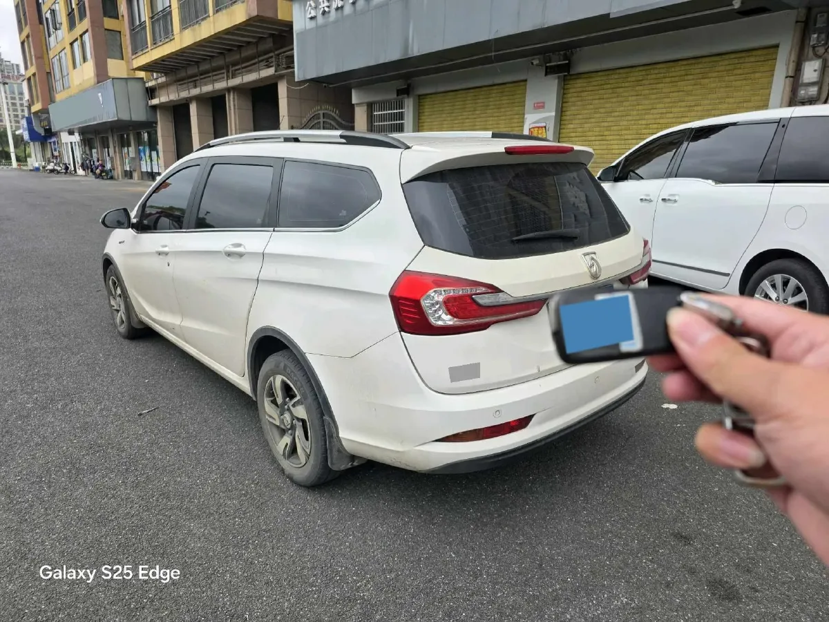 2017 BaoJun 310W 1.5L 112HP L4 6MT,autocango,china used car exporter,china ev exporter,chinese used car exporter,chinese used ev exporter