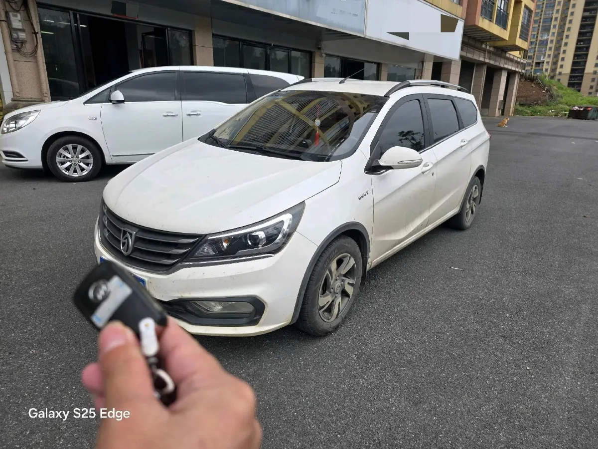 2017 BaoJun 310W 1.5L 112HP L4 6MT,autocango,china used car exporter,china ev exporter,chinese used car exporter,chinese used ev exporter