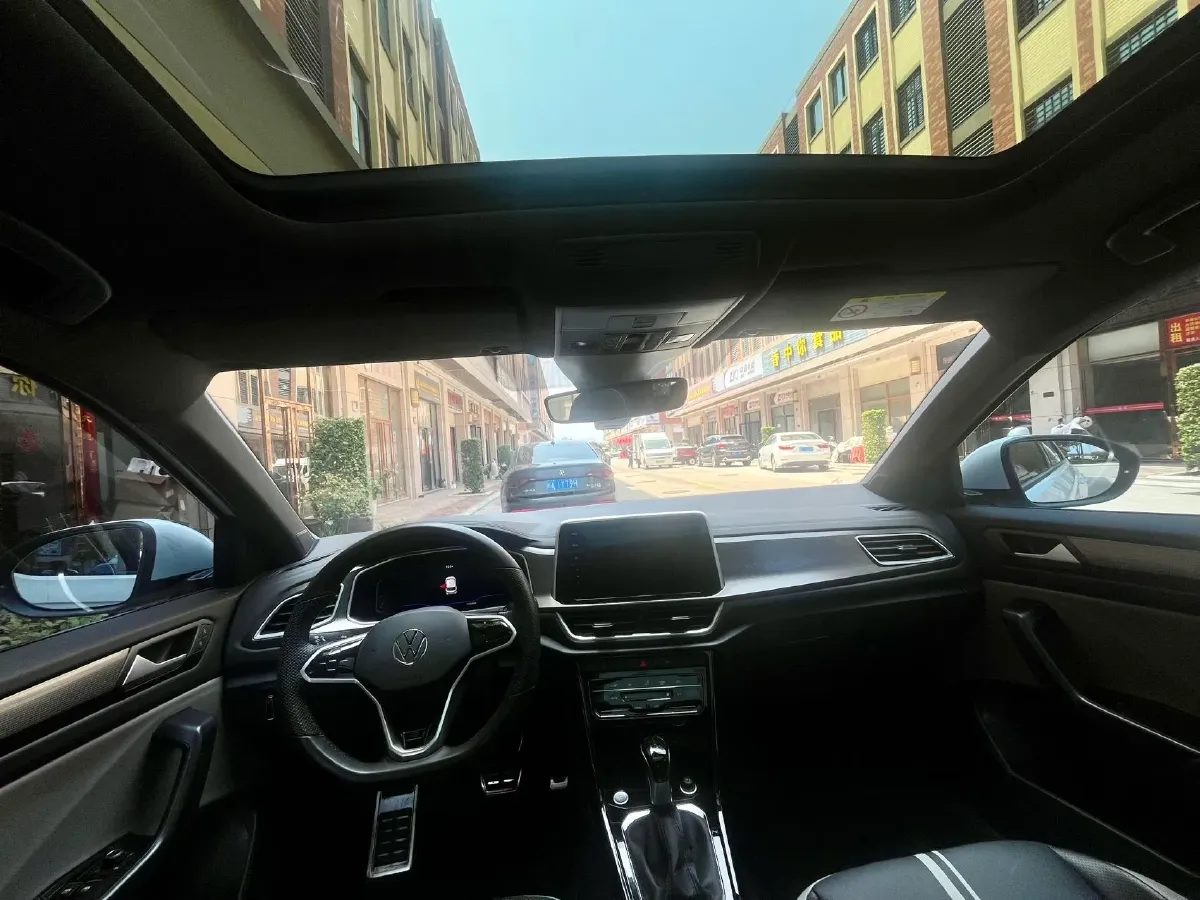 2023 Volkswagen T-Roc 1.5T 160HP L4 7DCT,autocango,china used car exporter,china ev exporter,chinese used car exporter,chinese used ev exporter