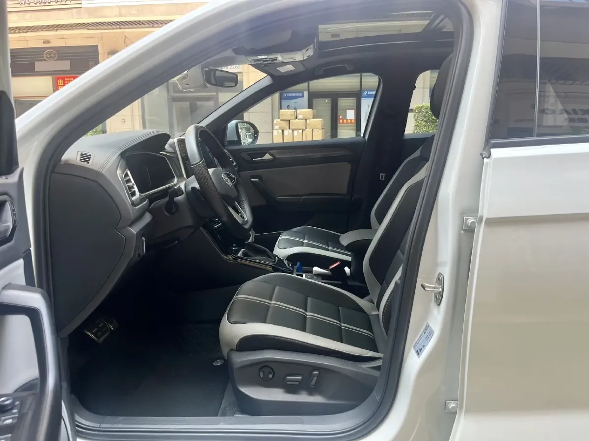 2023 Volkswagen T-Roc 1.5T 160HP L4 7DCT,autocango,china used car exporter,china ev exporter,chinese used car exporter,chinese used ev exporter