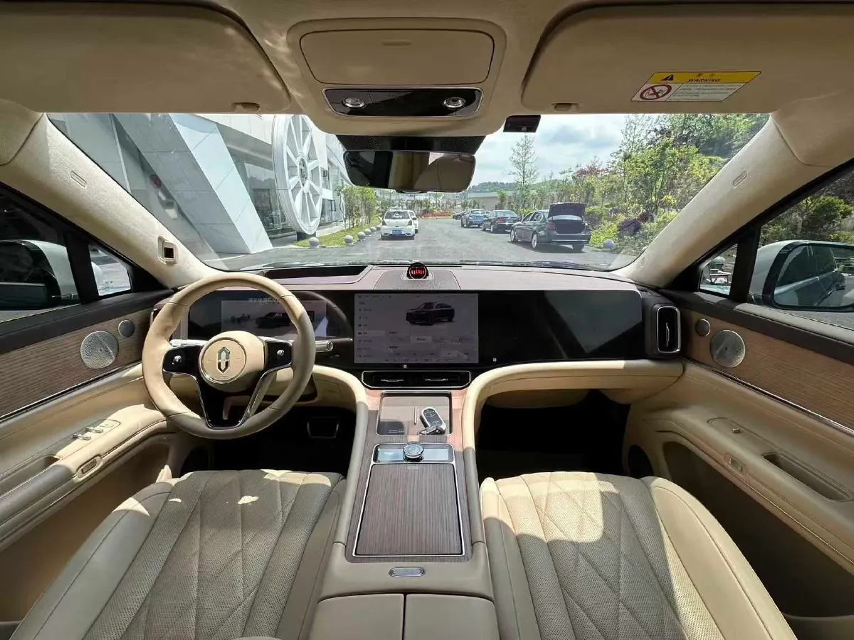 2024 AITO AITO M9 1.5T 152HP L4 REEV 42KWH,autocango,china used car exporter,china ev exporter,chinese used car exporter,chinese used ev exporter