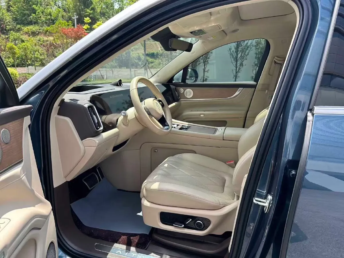 2024 AITO AITO M9 1.5T 152HP L4 REEV 42KWH,autocango,china used car exporter,china ev exporter,chinese used car exporter,chinese used ev exporter