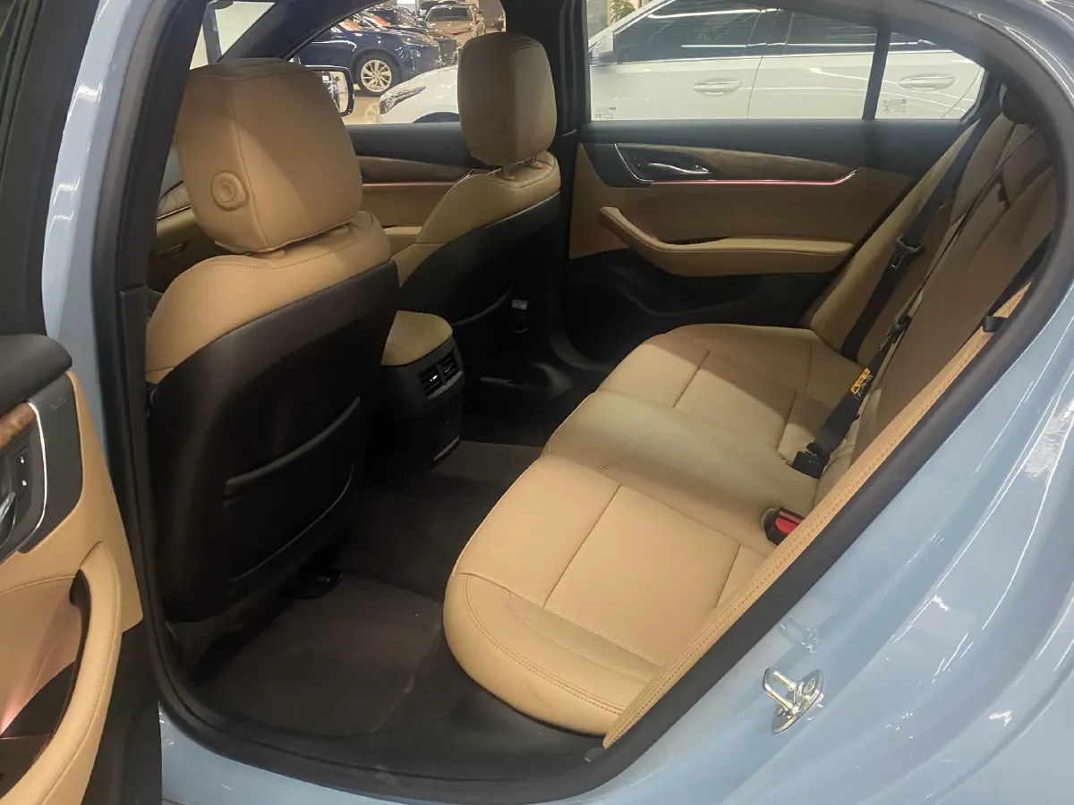 2025 Cadillac CT5 2.0T 237HP L4 10AT,autocango,china used car exporter,china ev exporter,chinese used car exporter,chinese used ev exporter