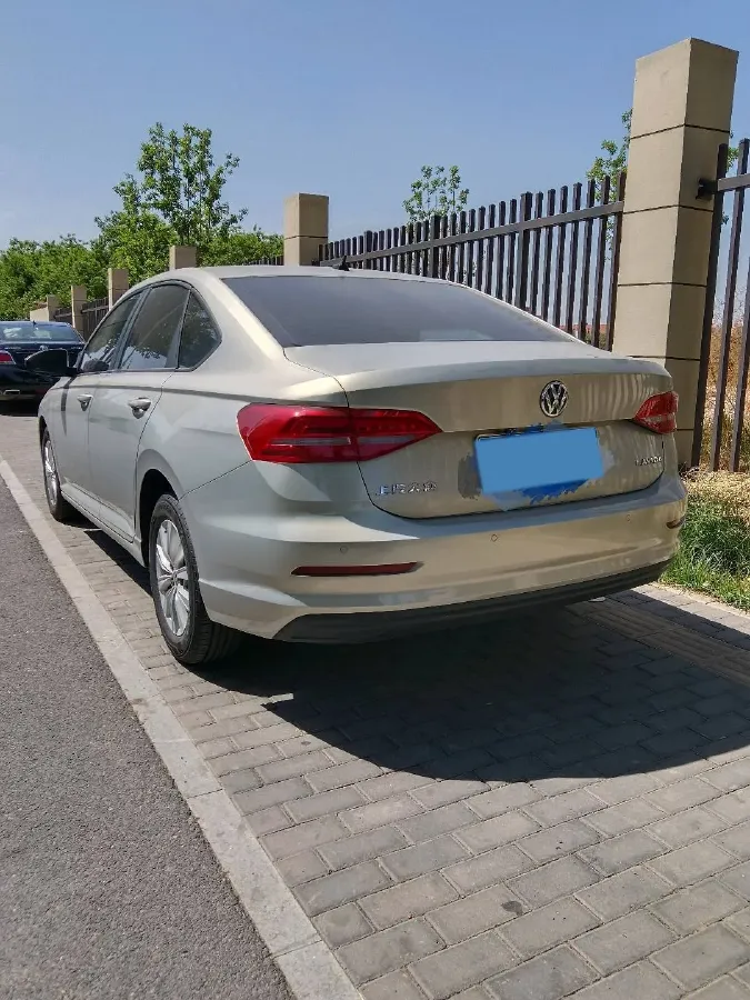 2018 Landwind XiaoYao 1.5T 163HP L4 CVT,autocango,china used car exporter,china ev exporter,chinese used car exporter,chinese used ev exporter