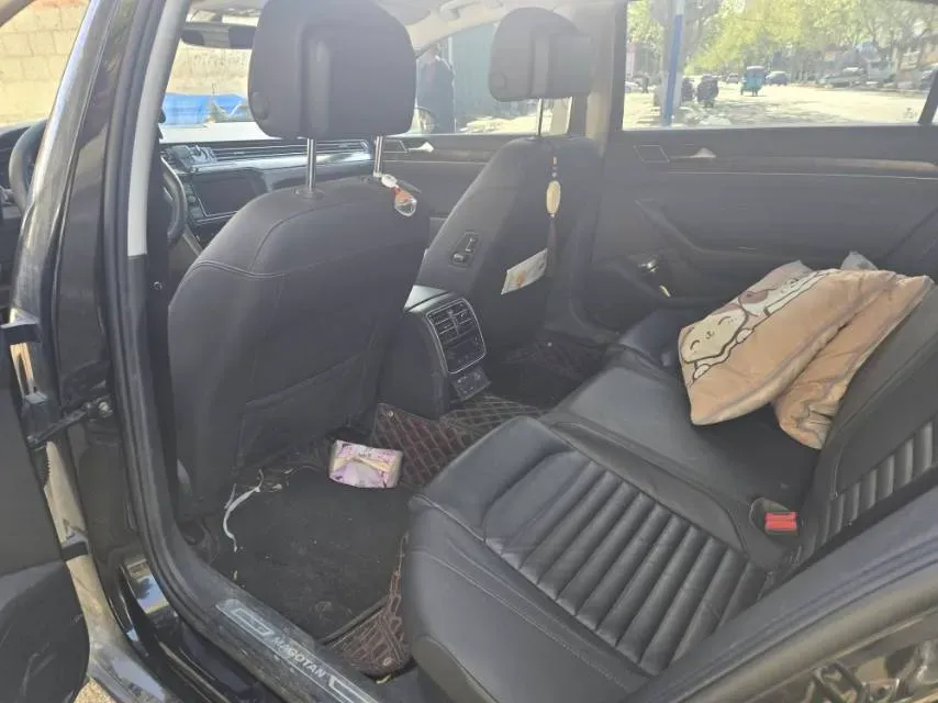 2019 Volkswagen Magotan 2.0T 186HP L4 7DCT,autocango,china used car exporter,china ev exporter,chinese used car exporter,chinese used ev exporter