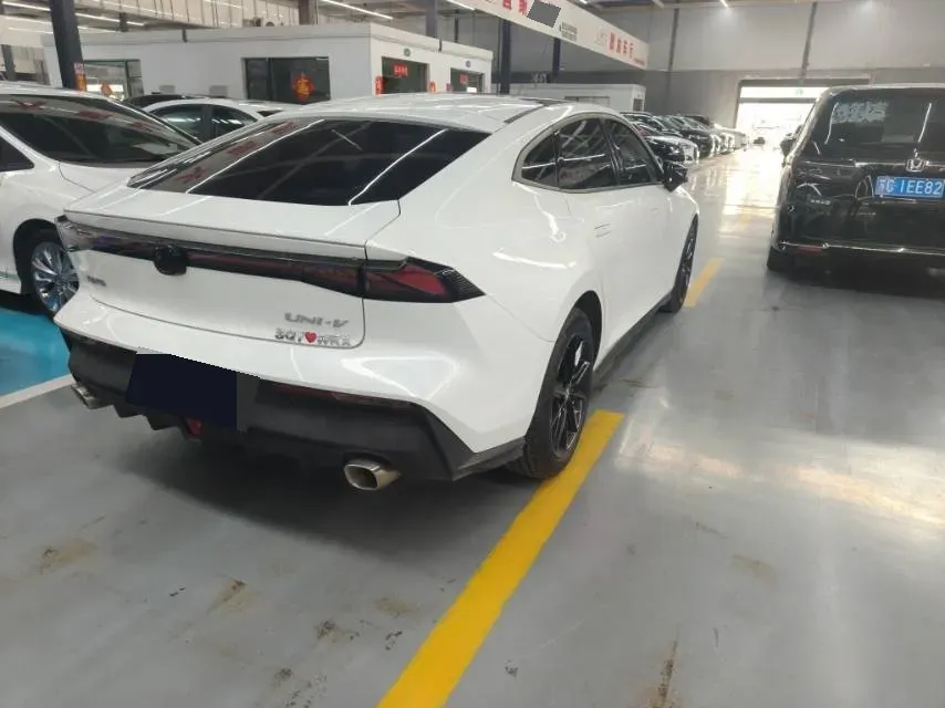 2024 ChangAn UNI-V 1.5T 188HP L4 7DCT,autocango,china used car exporter,china ev exporter,chinese used car exporter,chinese used ev exporter