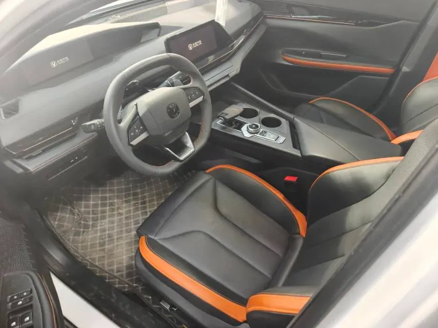 2024 ChangAn UNI-V 1.5T 188HP L4 7DCT,autocango,china used car exporter,china ev exporter,chinese used car exporter,chinese used ev exporter