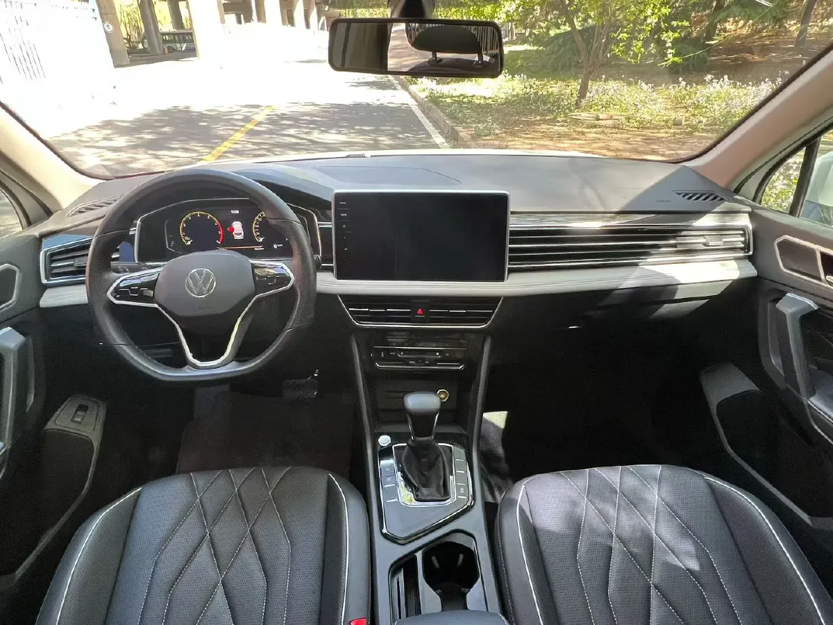 2023 Volkswagen Tiguan L 1.5T 160HP L4 7DCT,autocango,china used car exporter,china ev exporter,chinese used car exporter,chinese used ev exporter