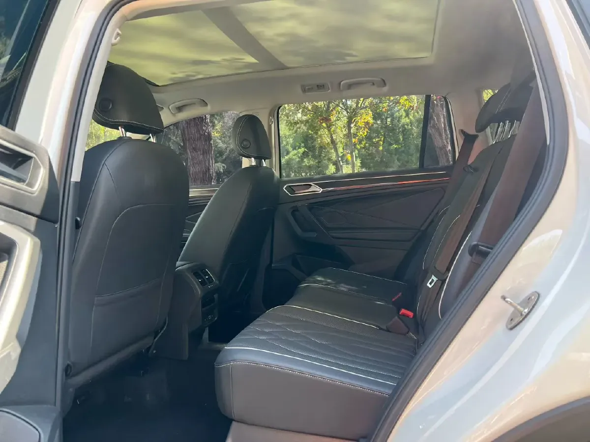 2023 Volkswagen Tiguan L 1.5T 160HP L4 7DCT,autocango,china used car exporter,china ev exporter,chinese used car exporter,chinese used ev exporter