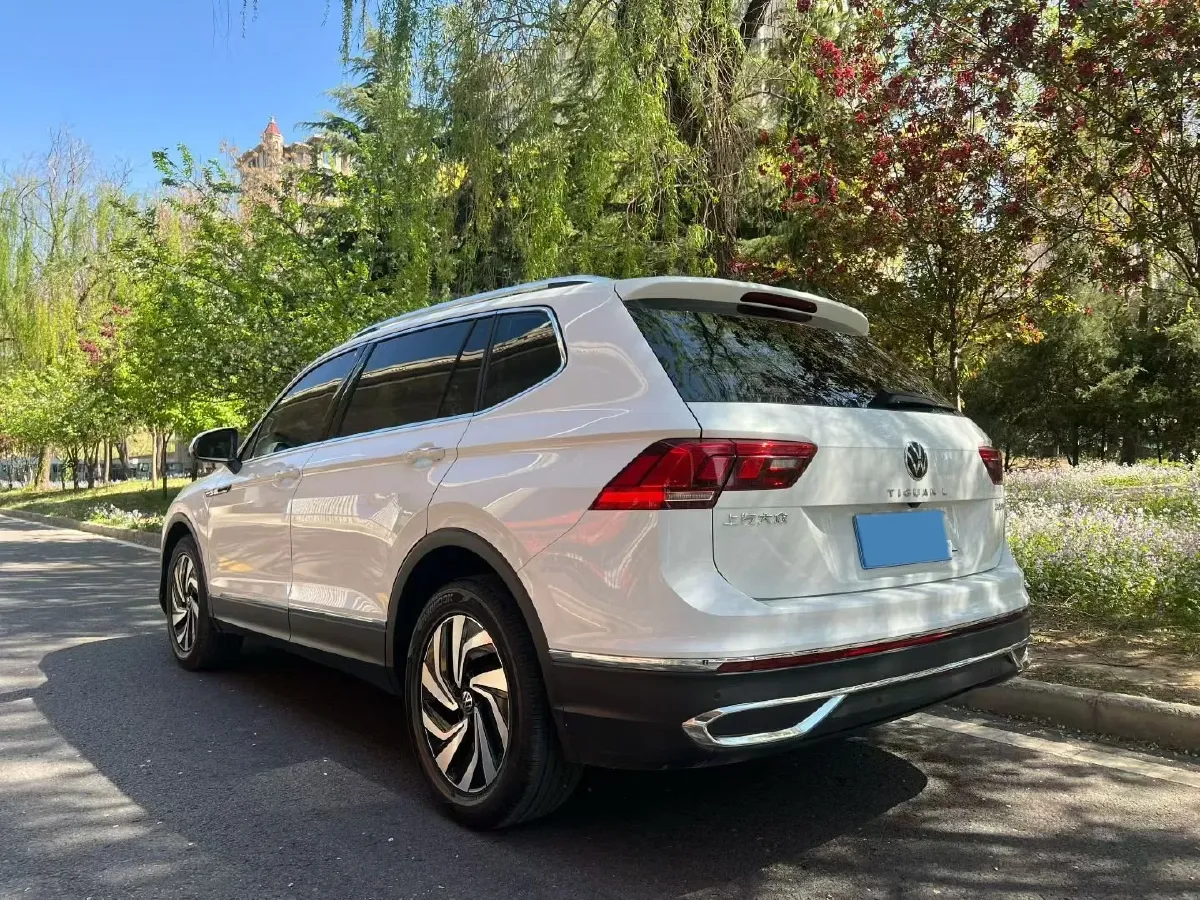 2023 Volkswagen Tiguan L 1.5T 160HP L4 7DCT,autocango,china used car exporter,china ev exporter,chinese used car exporter,chinese used ev exporter