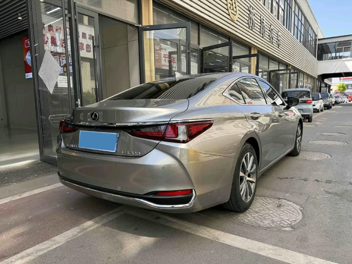 2018 Lexus ES 2.0L 173HP L4 CVT,autocango,china used car exporter,china ev exporter,chinese used car exporter,chinese used ev exporter