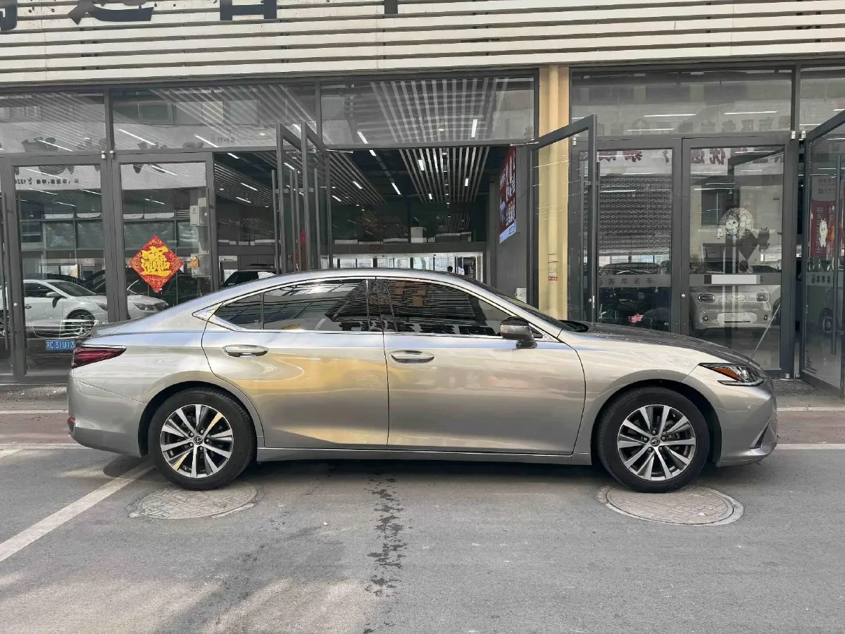 2018 Lexus ES 2.0L 173HP L4 CVT,autocango,china used car exporter,china ev exporter,chinese used car exporter,chinese used ev exporter